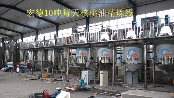 <a href=http://www.dreamgarden.cn/chanpin target=_blank class=infotextkey>精煉設(shè)備</a>安裝現(xiàn)場(chǎng)