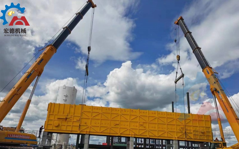 大豆油<a href=http://www.dreamgarden.cn/jinchu/ target=_blank class=infotextkey>浸出設備</a>安裝現(xiàn)場