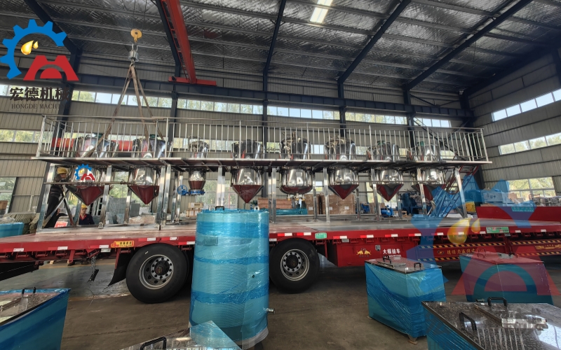 宏德<a href=http://www.dreamgarden.cn/jinglian/ target=_blank class=infotextkey>精煉油設(shè)備</a>廠家